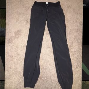 Ivivva black sweat pants size 14